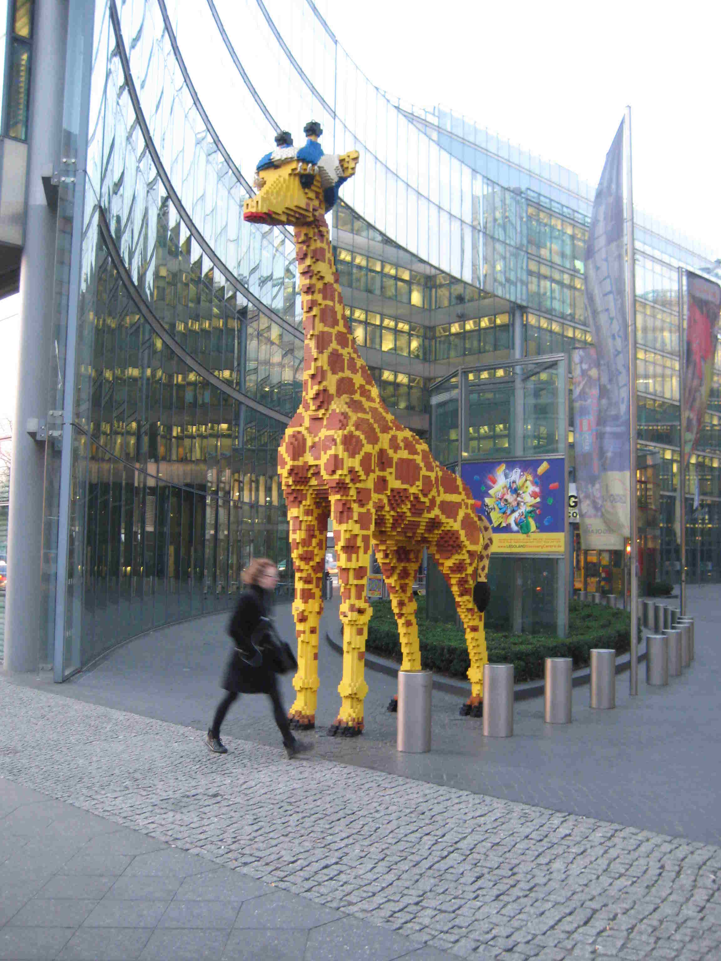 BERLÍN - UNA GIRAFA DE LEGO
