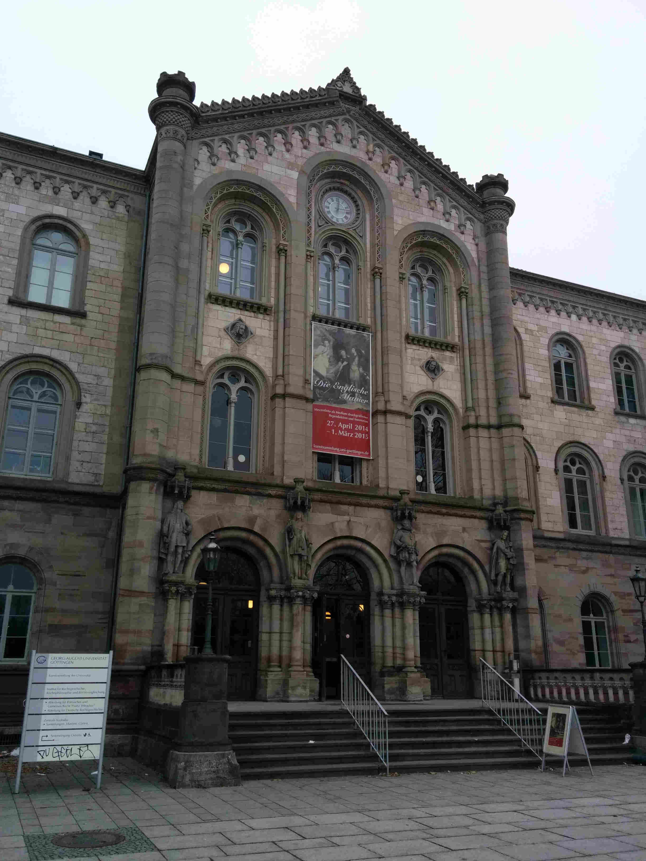 FACHADA PRINCIPAL DEL PARANINFO DE LA UNIVERSIDAD DE GOTTINGEN