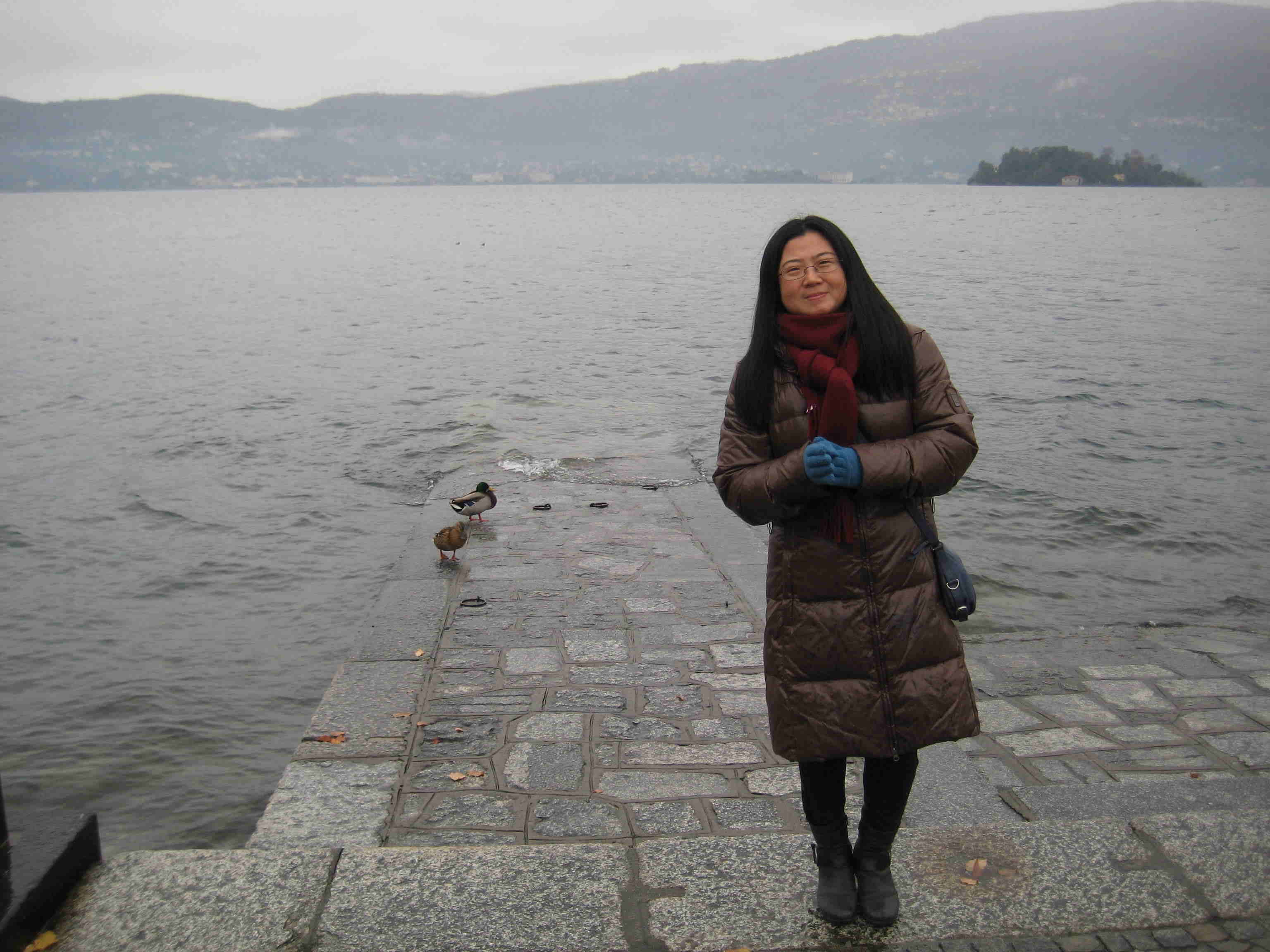 LAGO MAYOR ENTRE NEBLINA