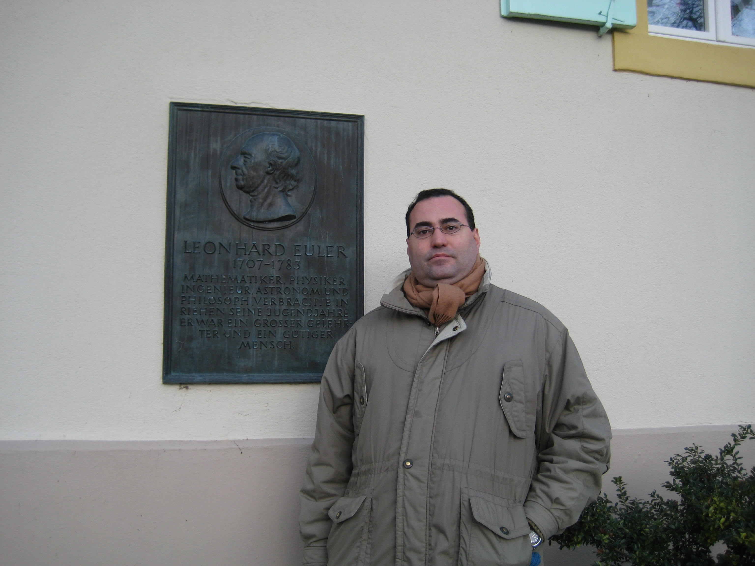 DETALLE PLACA CONMEMORATIVA DE EULER EN RIEHEN