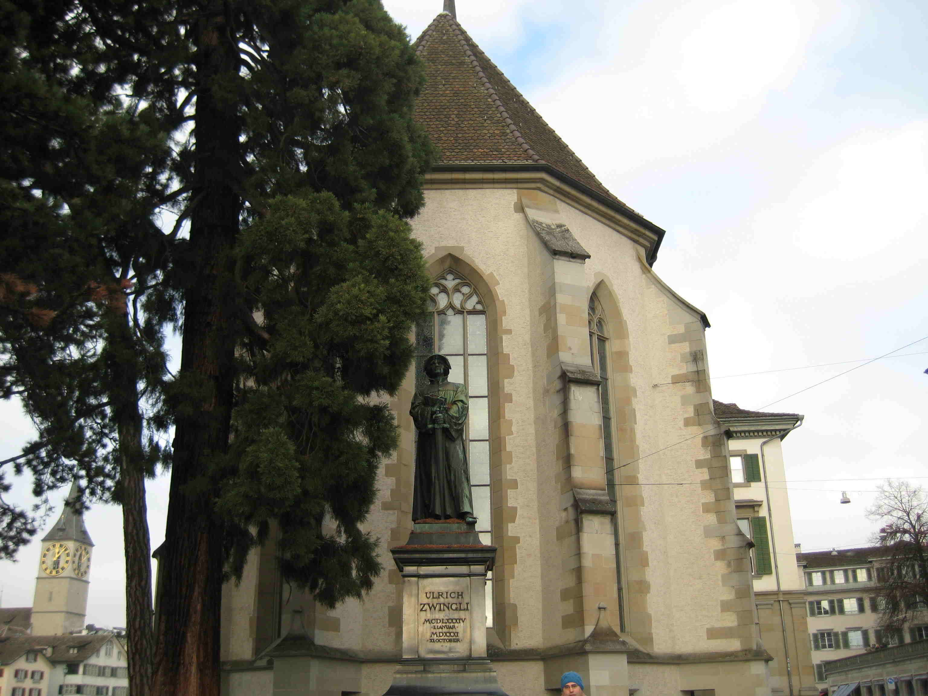 ESTATUA DE ZUINGLIO EN ZURICH